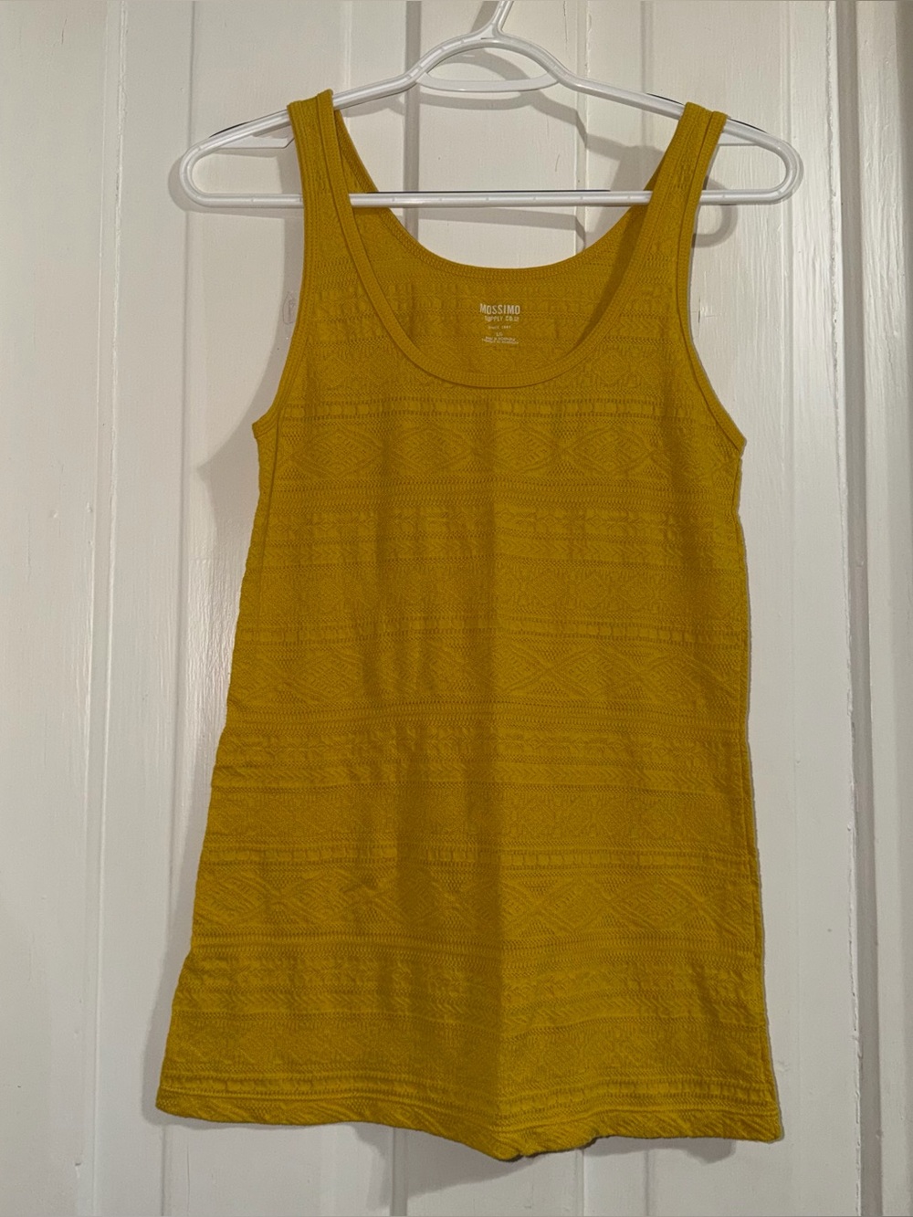 Women’s size large tank top shirt Mossimo Supply Co. Mustard Textured Tank